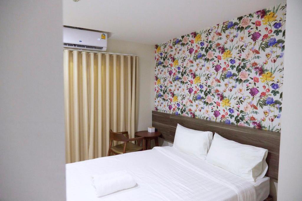 Seoul3 & Slow Bar Cafe Hotel 2*