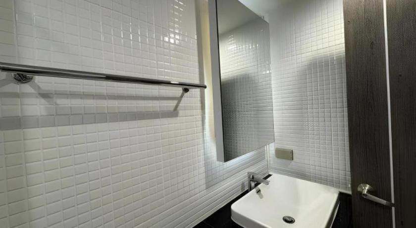 Seoul3 & Slow Bar Cafe Hotel 2*
