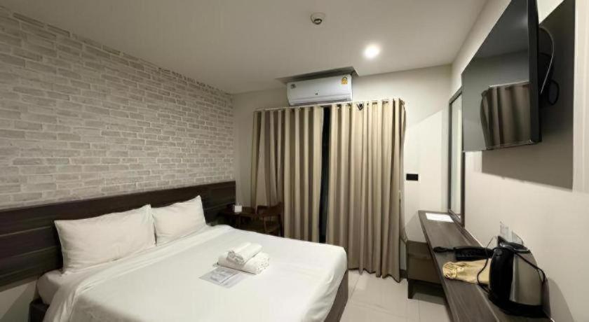 Seoul3 & Slow Bar Cafe Hotel 2*