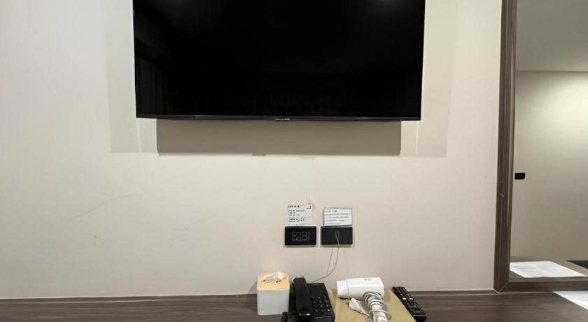 Seoul3 & Slow Bar Cafe Hotel
